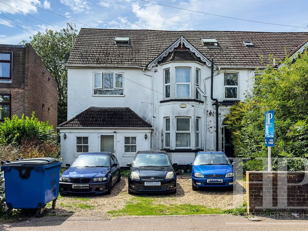 8 bed semidetached house for sale in Ifield Road, Crawley RH11, £750,000 Zoopla