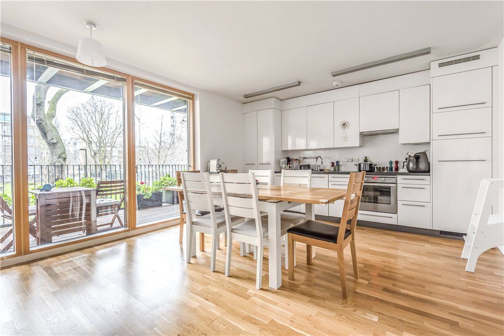 2 bed flat to rent in St. James's Road, London SE16 Zoopla