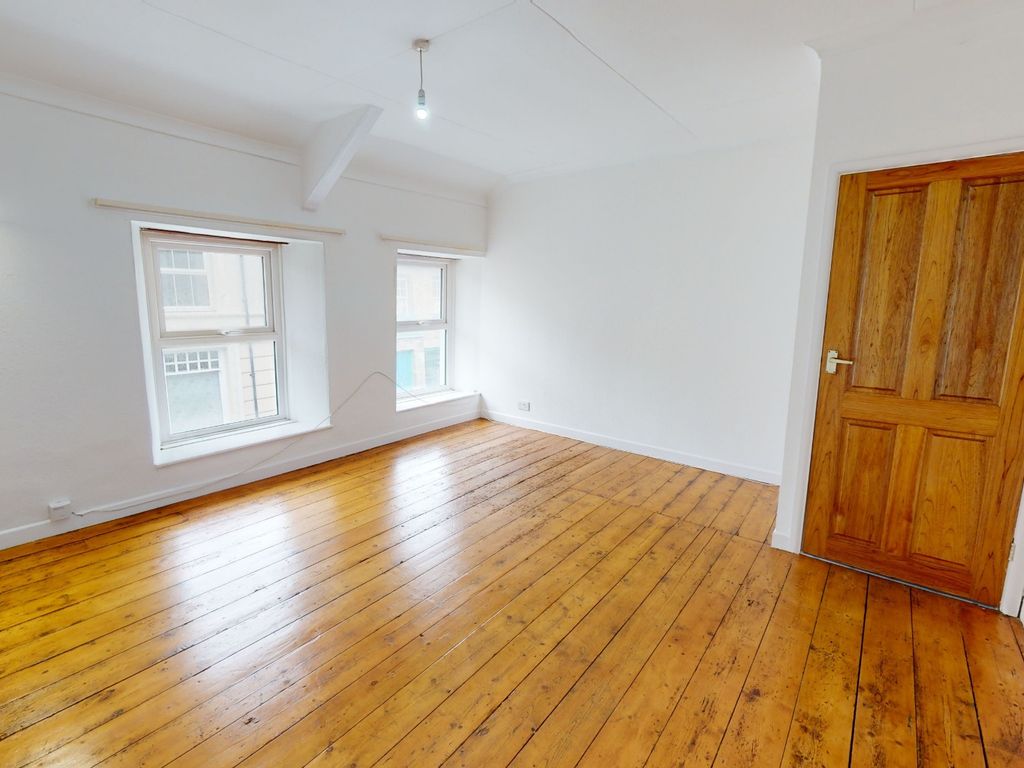 2 bed flat to rent in Sycamore Street, Newcastle Emlyn, Carmarthenshire