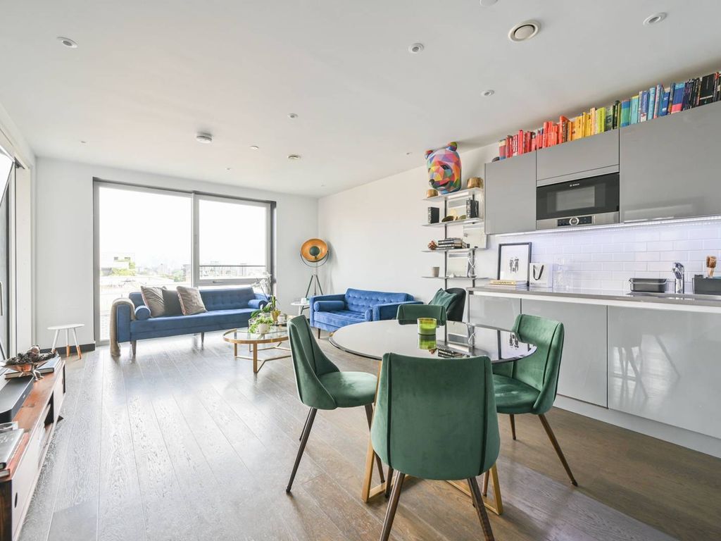 2 bed flat to rent in Baldwin Point, Elephant And Castle, London SE17