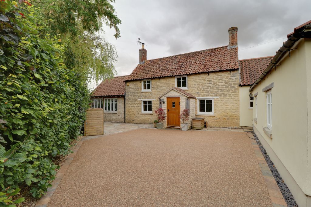 4 bed detached house for sale in Woolsthorpe Road, Woolsthorpe By
