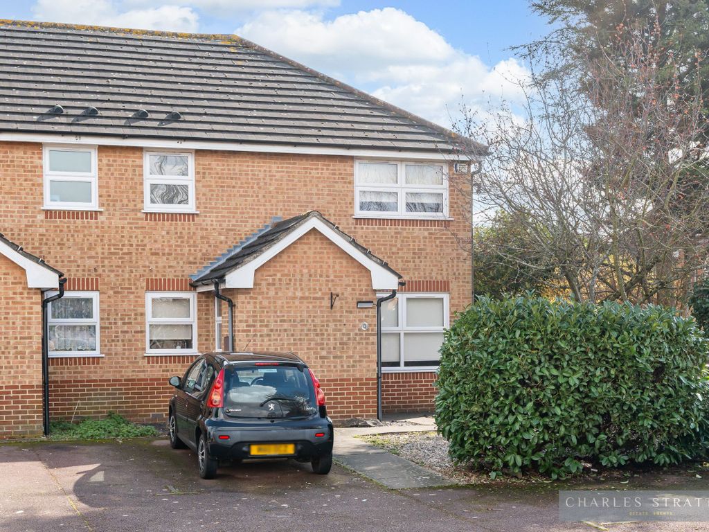 1 bed terraced house for sale in Whitmore Avenue, Harold Wood, Romford