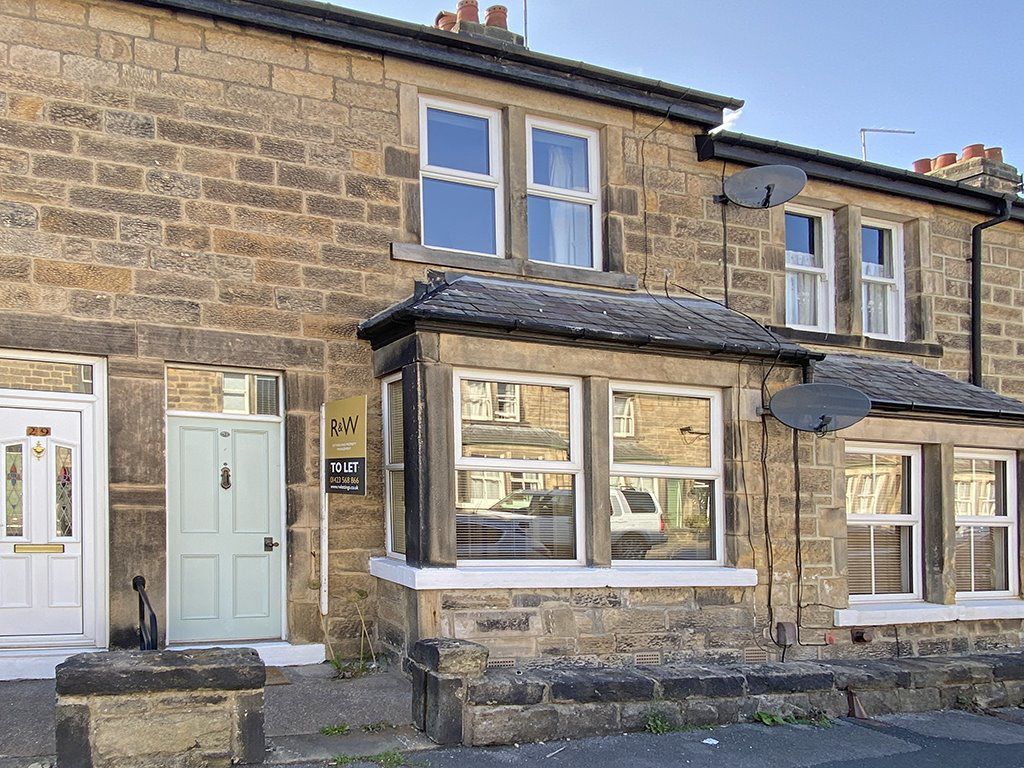 2 bed property to rent in Dixon Terrace, Harrogate HG1, £995 pcm Zoopla
