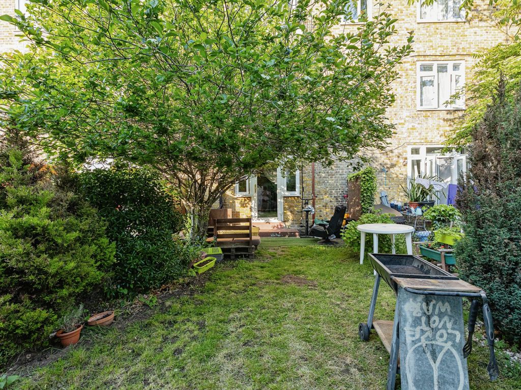 2 bed for sale in Rainhill Way, London E3, £425,000 Zoopla