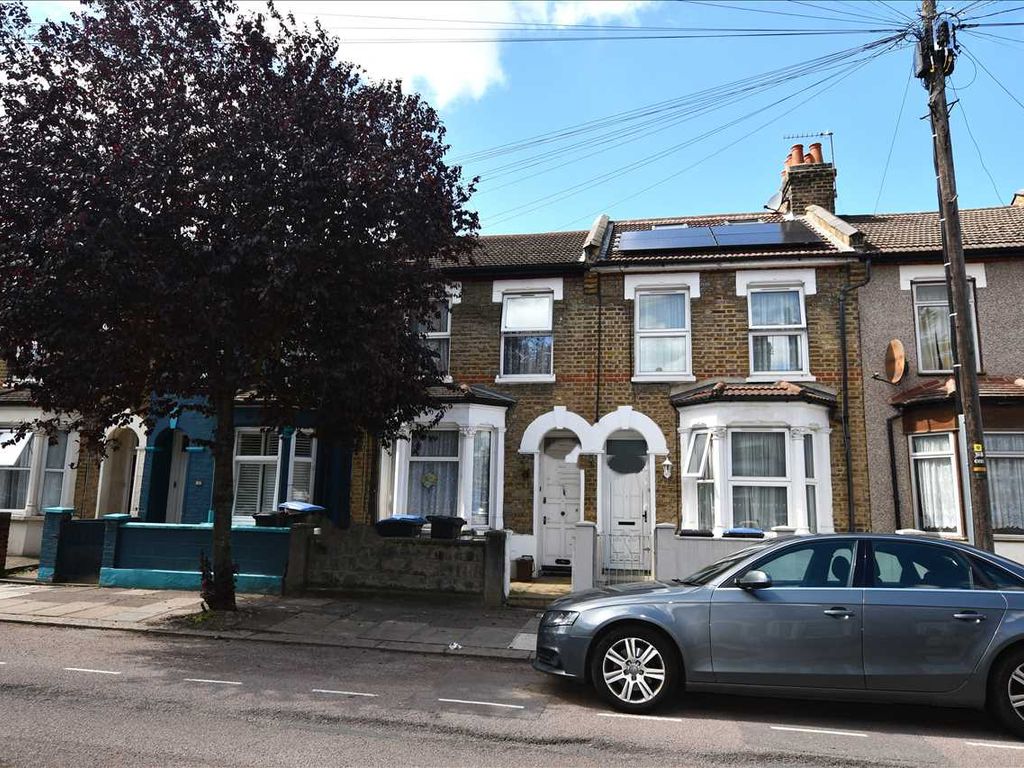 3 bed property for sale in Somerset Road, London N18, £419,995 Zoopla
