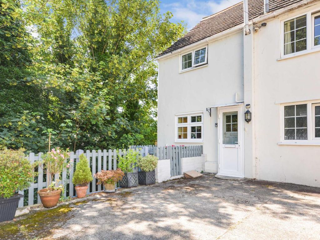 2 bed end terrace house for sale in Honeysuckle Road, Ramsgate, Kent