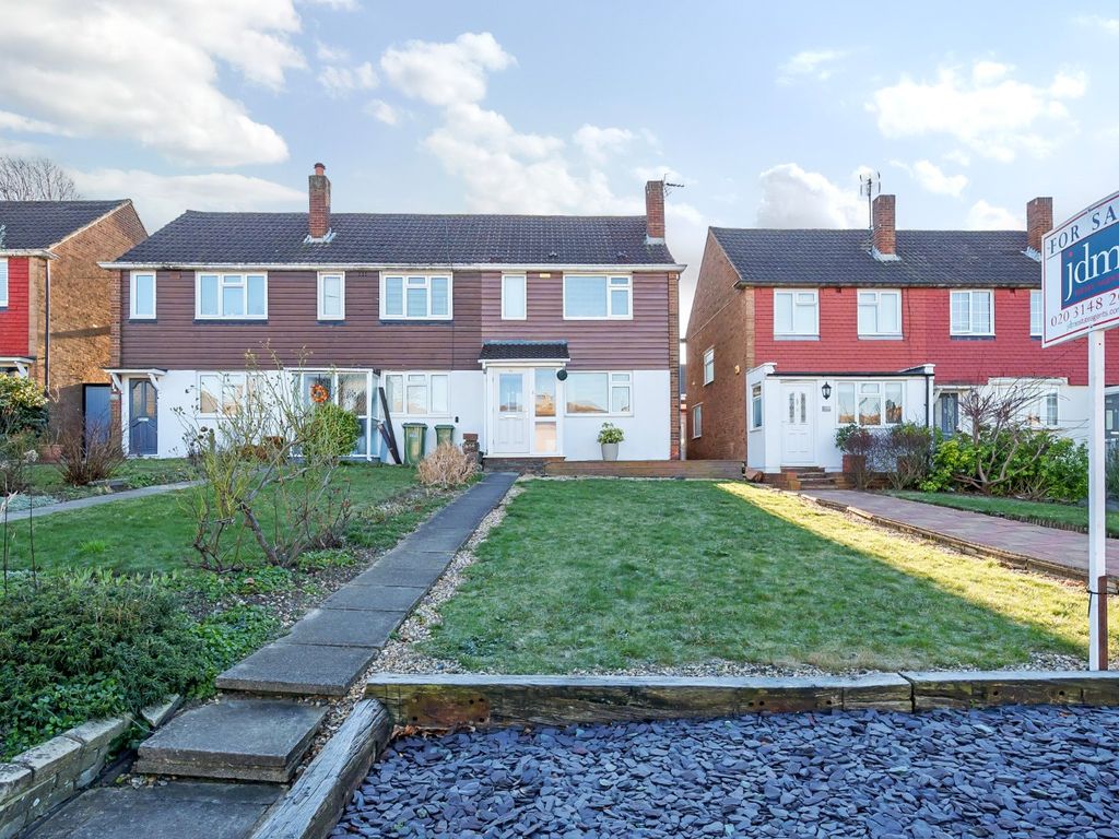 2 bed end terrace house for sale in Eltham Hill, Eltham, London SE9, £