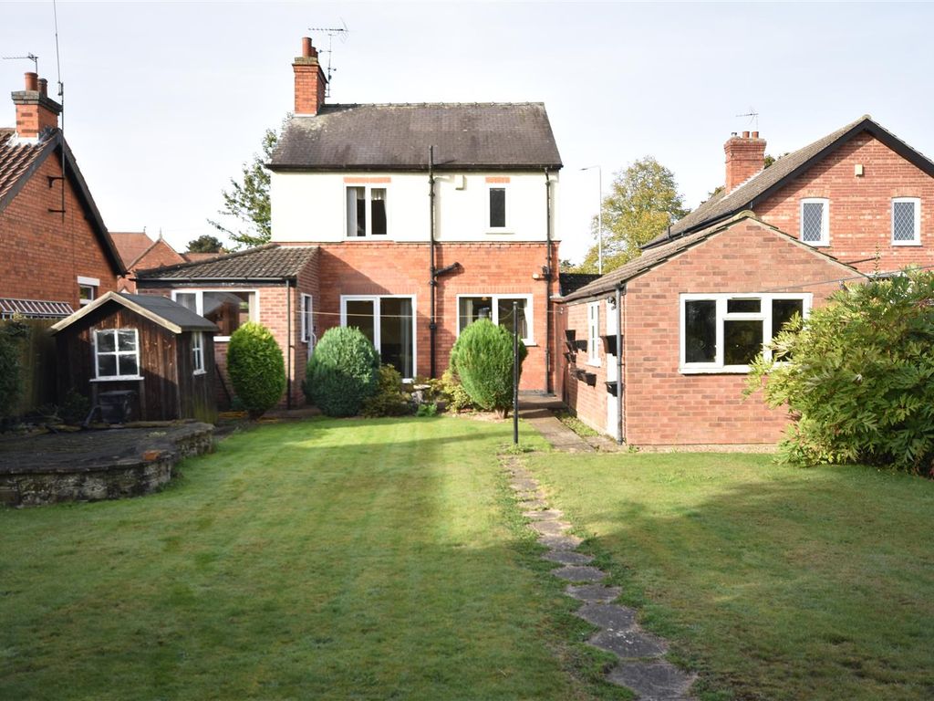 3 bed detached house for sale in London Road, New Balderton, Newark