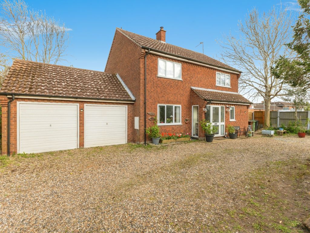 4 bed detached house for sale in Thetford Road, Watton, Thetford