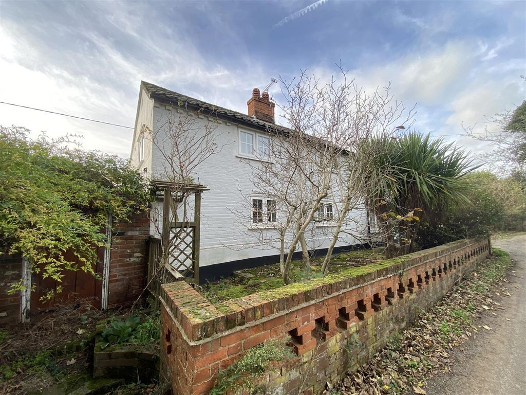 3 bed cottage for sale in Woodbridge Road, Waldringfield, Woodbridge
