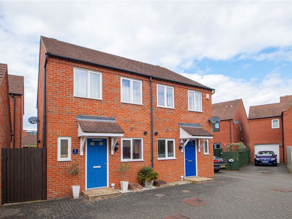 2 bed semidetached house for sale in Churston, Broughton, Milton