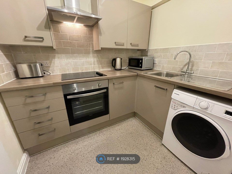 2 bed flat to rent in Buckingham Place, Clifton, Bristol BS8, £1,550