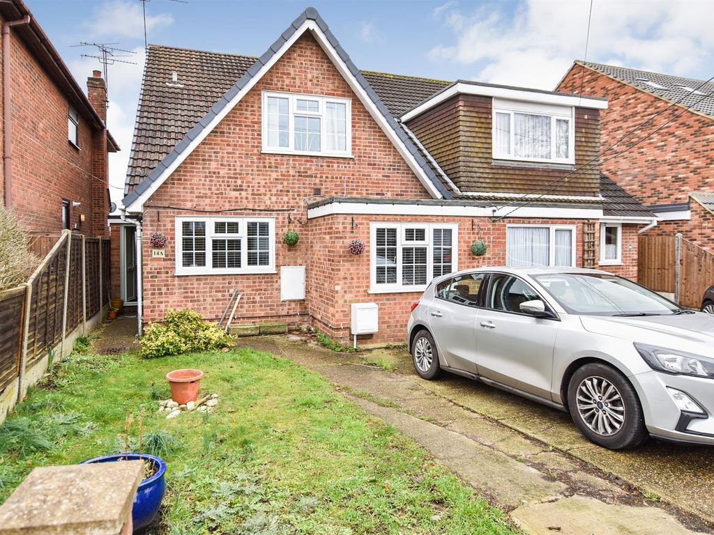 3 bed semidetached house for sale in Road, Benfleet SS7, £