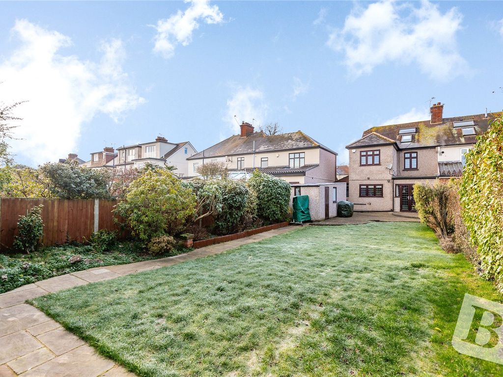 5 bed semidetached house for sale in Sunnyside Gardens, Upminster RM14