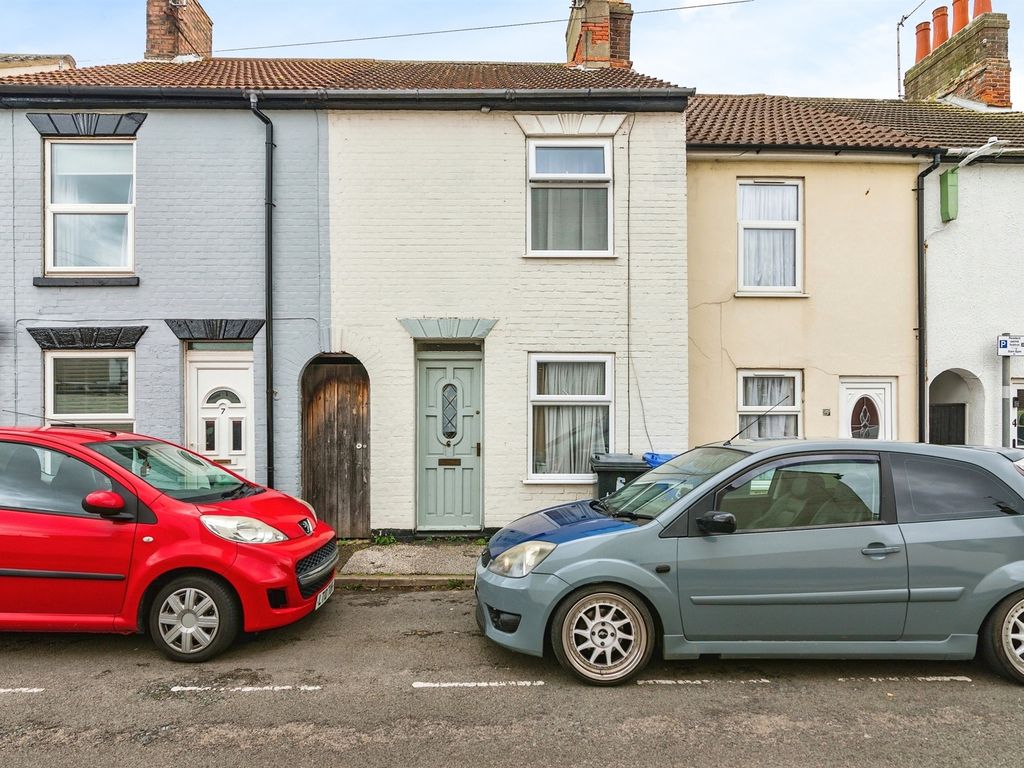 2 bed terraced house for sale in Alma Street, Lowestoft NR32, £120,000