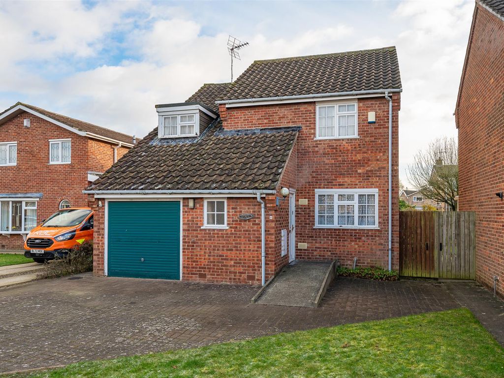 4 bed detached house for sale in Woodthorpe, York YO24, £