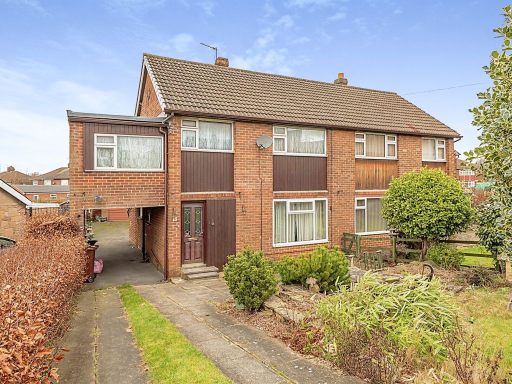 5 bed semidetached house for sale in Chatsworth Crescent, Pudsey LS28