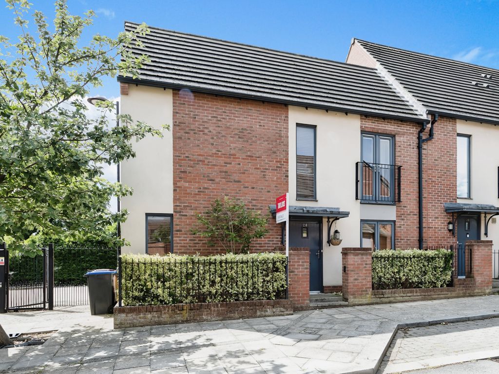 3 bed semidetached house for sale in Barring Street, Upton