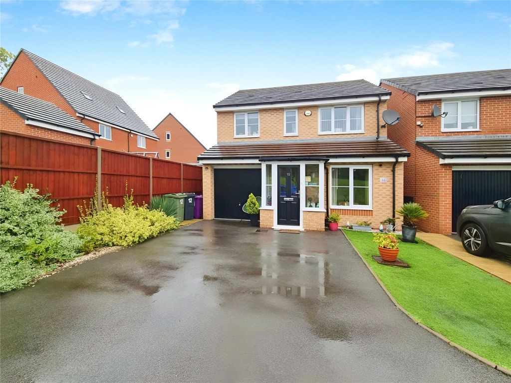 3 bed detached house for sale in Walton Hall Gardens, Wolverhampton