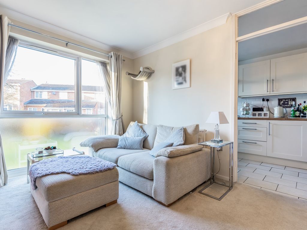 1 bed flat for sale in Aylsham Drive, Ickenham, Uxbridge UB10, £285,000