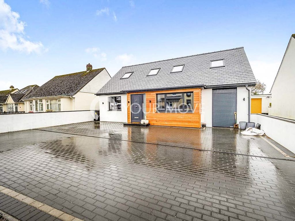 4 bed bungalow for sale in Exeter Road, Kingsteignton, Newton Abbot