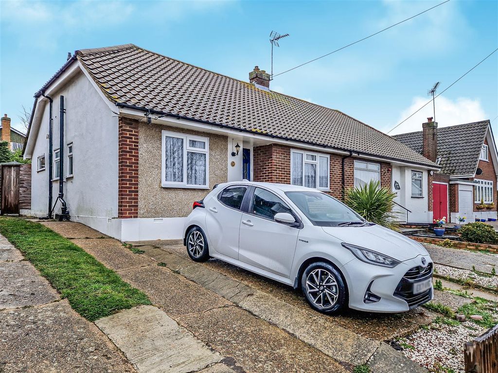 2 bed semidetached bungalow for sale in Eastwood Park Drive, Eastwood