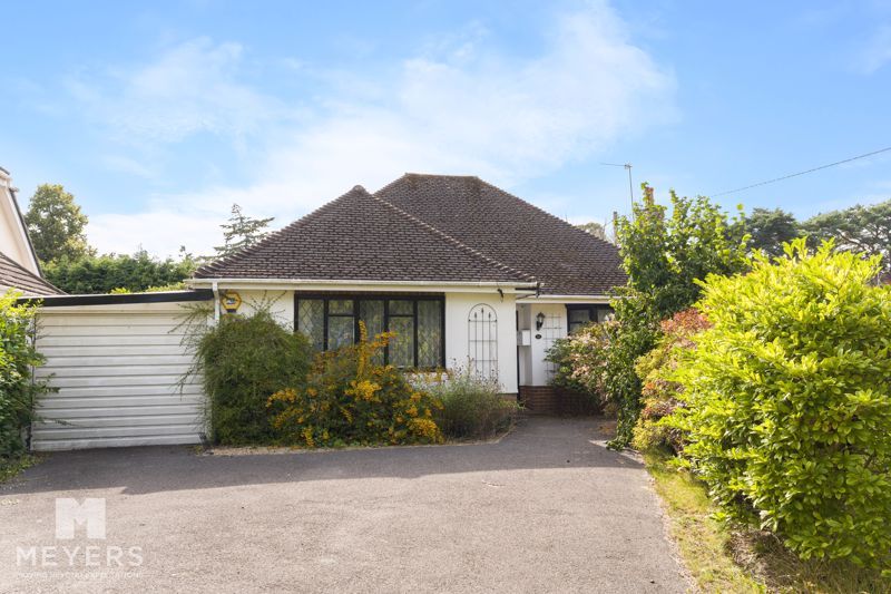 2 bed bungalow for sale in Abbey Road, West Moors, Ferndown BH22, £