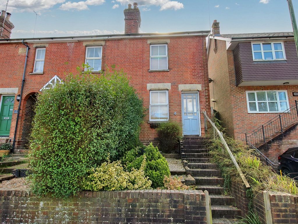 2 bed end terrace house for sale in Western Road, Crowborough, East