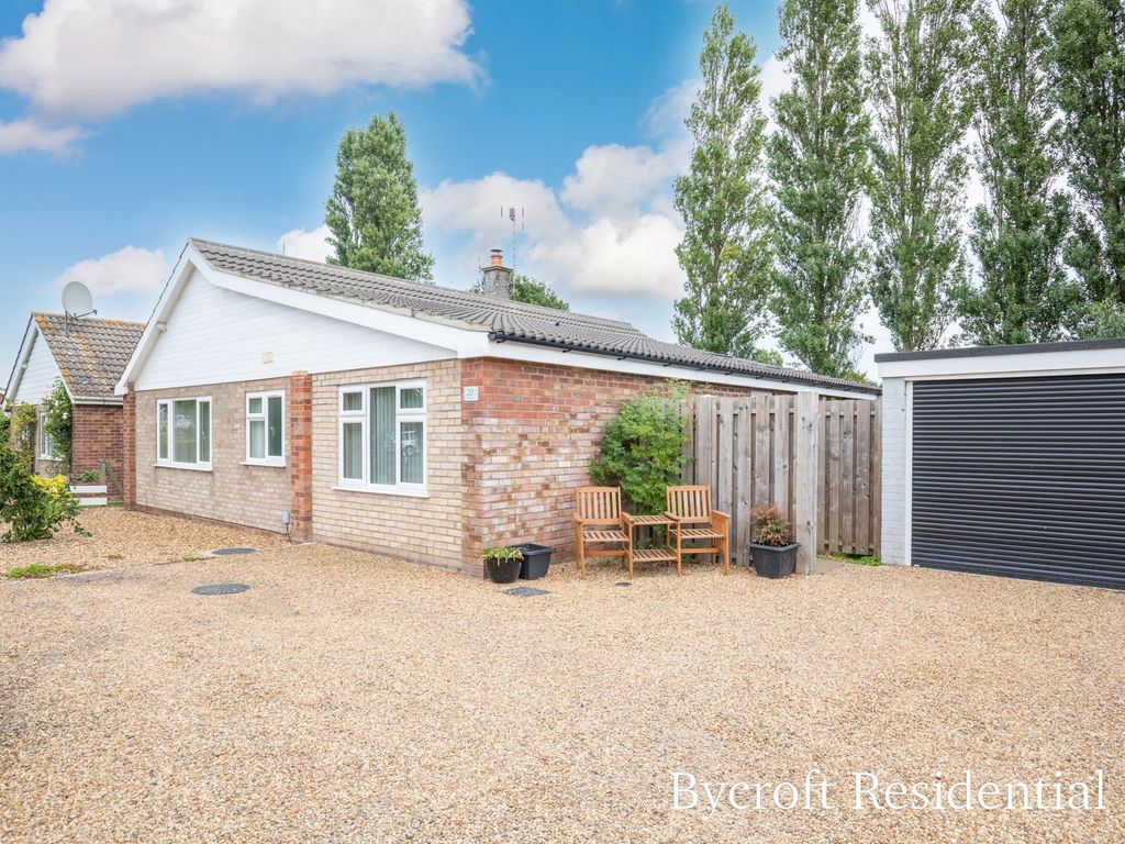 3 bed detached bungalow for sale in Willow Way, Martham, Great Yarmouth