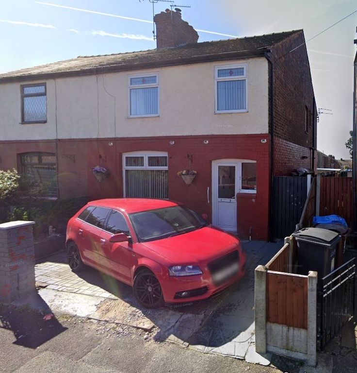 3 bed semidetached house for sale in Windsor Avenue, Chadderton OL9, £