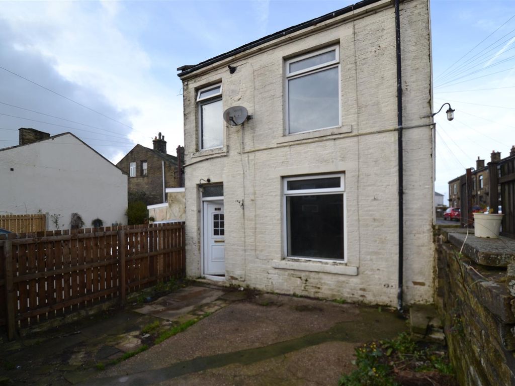 2 bed end terrace house for sale in Wellington Street, Queensbury
