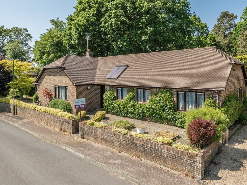 3 bed detached bungalow for sale in Rose Cottage, Garden Wood Close