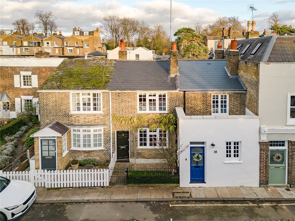 2 bed detached house for sale in Orleans Road, Twickenham TW1, £