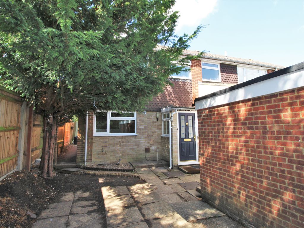 3 bed semidetached house for sale in Heron Close, Guildford GU2 Zoopla