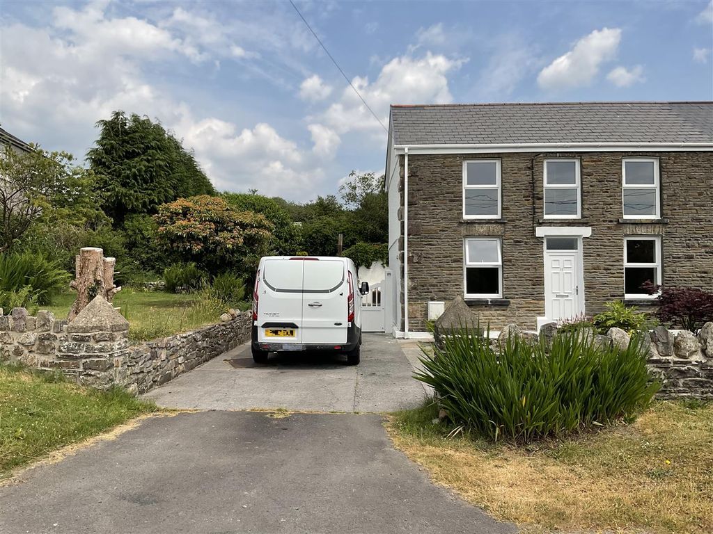 3 bed semidetached house for sale in Clwyd Road, Gwaun Cae Gurwen