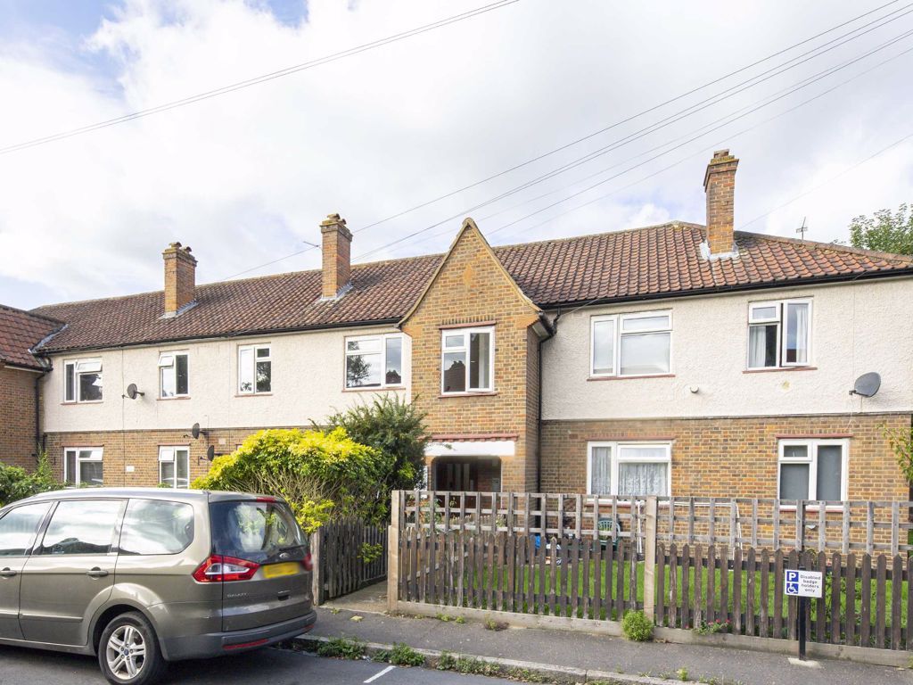 2 bed flat for sale in Clarendon Crescent, Twickenham TW2 Zoopla