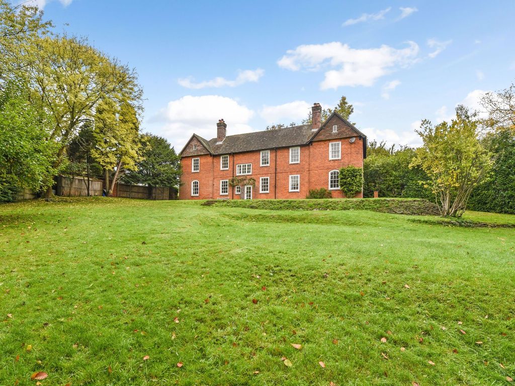 5 bed detached house for sale in Tilmore Road, Petersfield, Hampshire