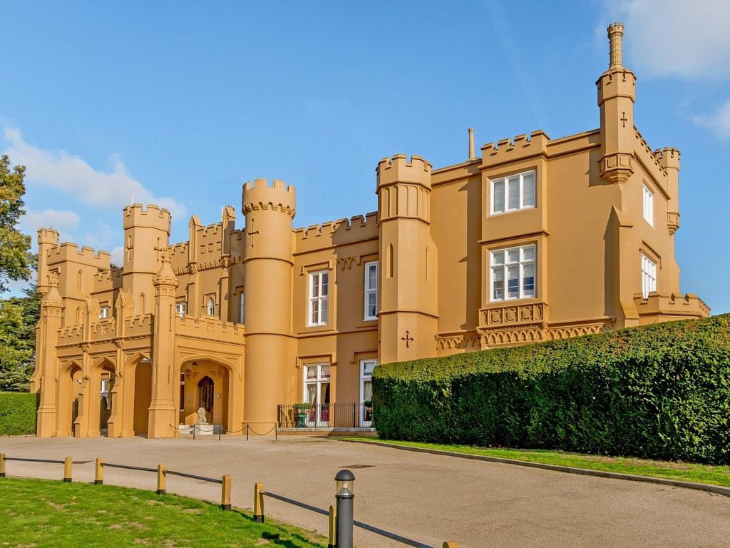 3 bed flat for sale in Wall Hall Drive, Aldenham, Aldenham WD25 Zoopla