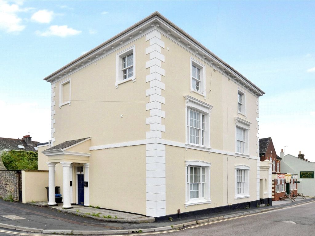 1 bed flat to rent in Highweek Road, Newton Abbot, Devon TQ12, £675 pcm