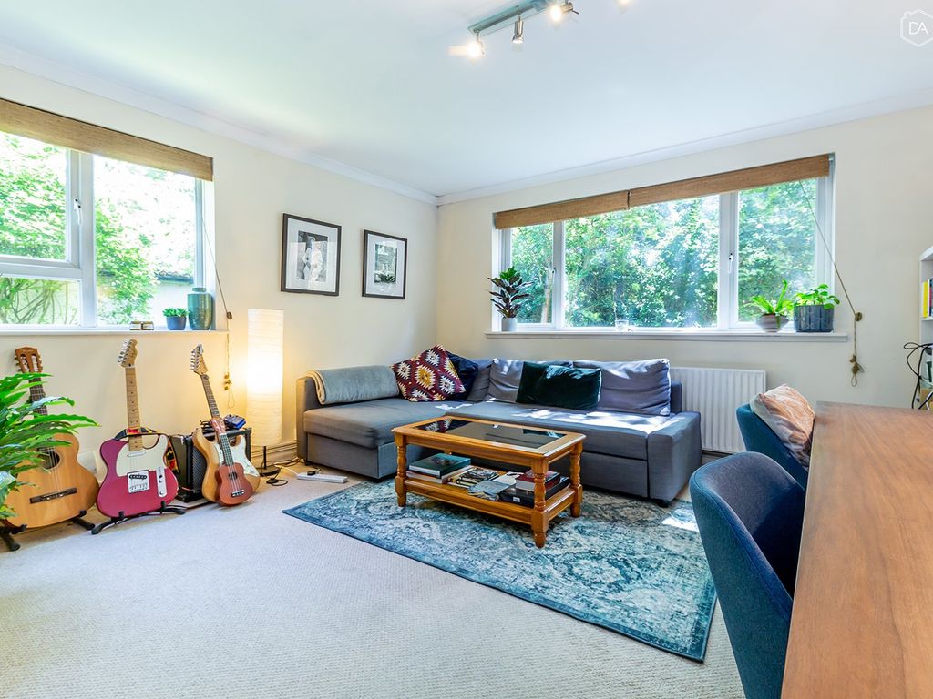 Hambledon Chase, Crouch Hill N4  