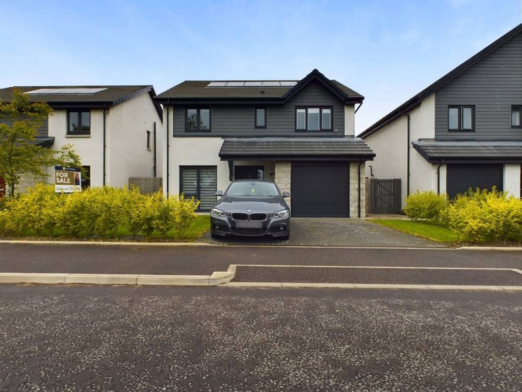 4 bed detached house for sale in Cotter Drive, Mintlaw AB42, £262,500