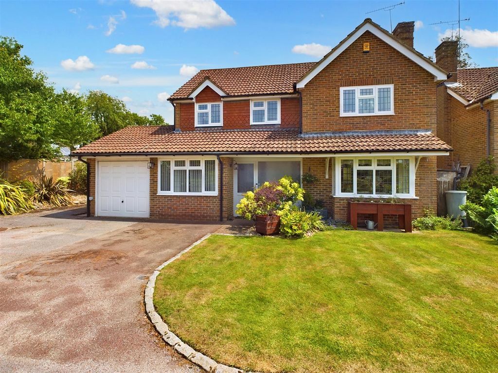 4 bed detached house for sale in Toftwood Close, Maidenbower, Crawley
