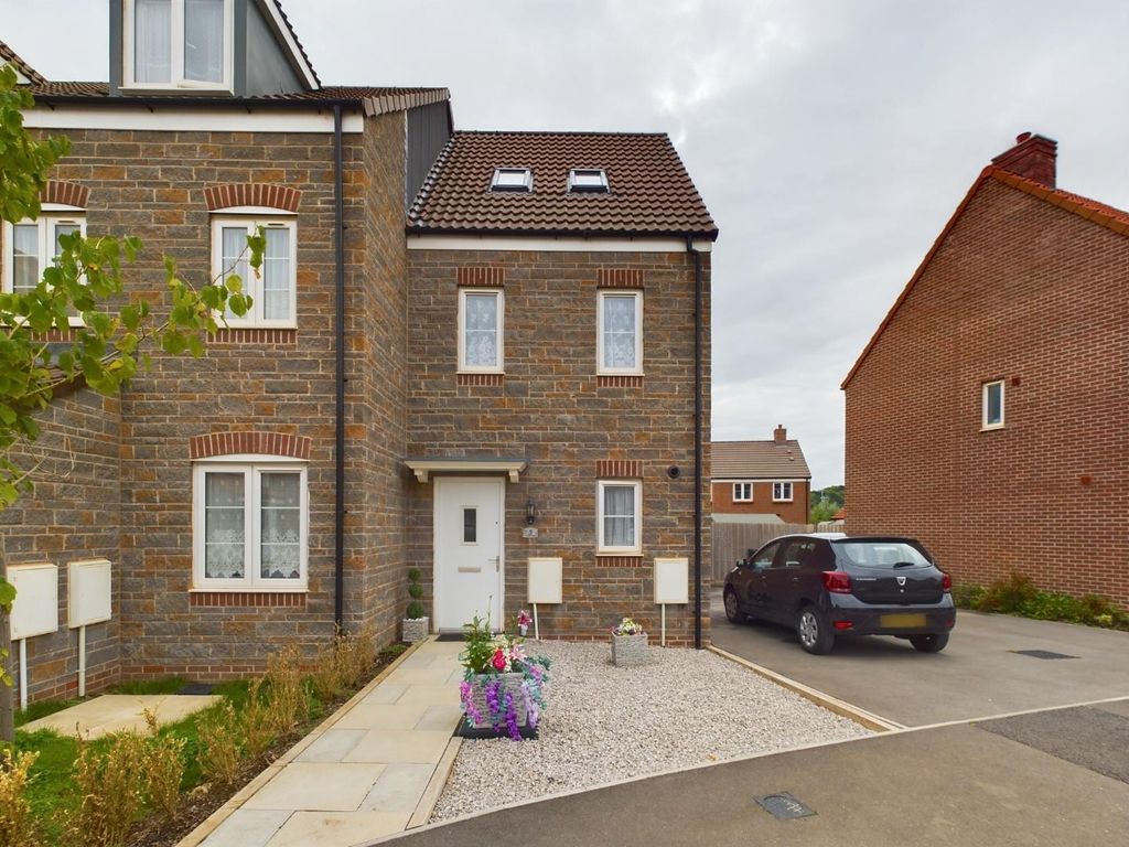 3 bed property for sale in Fuchsia Road, Emersons Green, Bristol BS16