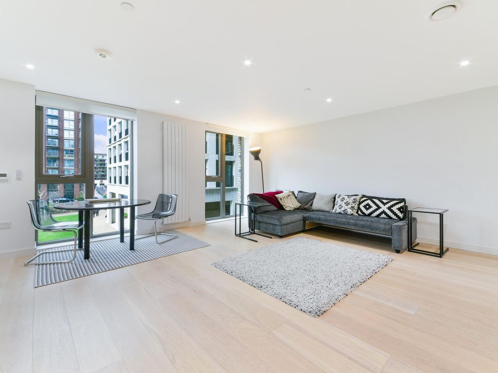 1 bed flat for sale in Windlass House, Royal Wharf E16, £435,000 Zoopla