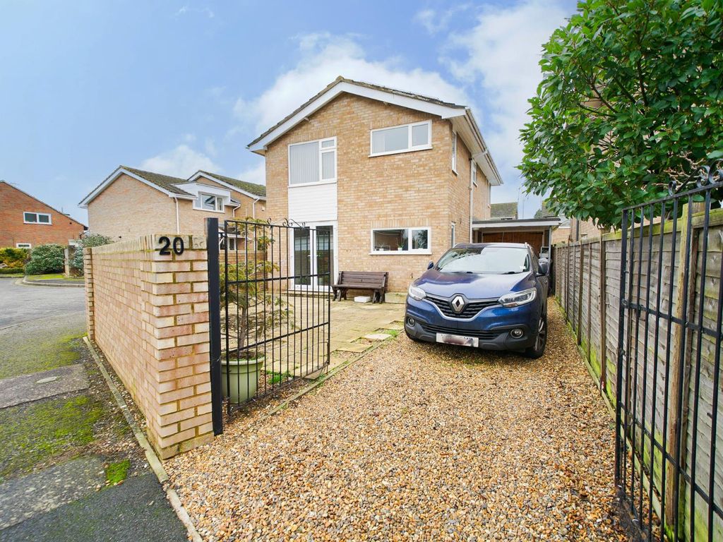 4 bed detached house for sale in Riverside, Leighton Buzzard LU7, £