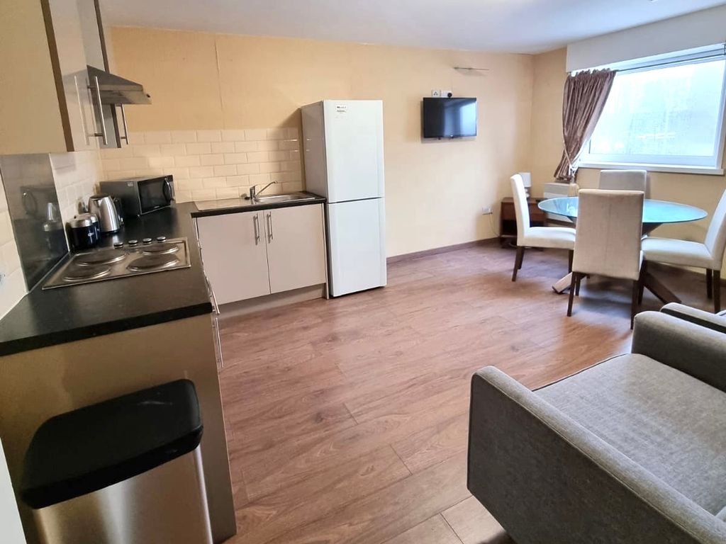 3 bed flat to rent in Daniel House, Trinity Road, Bootle, Sefton L20