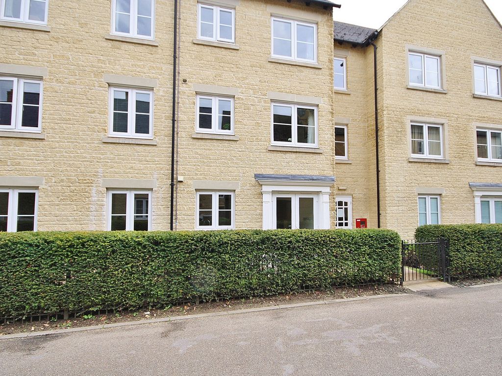 2 bed flat for sale in Priory Mill Lane, Witney OX28, £200,000 Zoopla