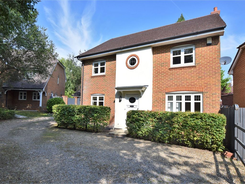 4 bed detached house for sale in Chineham Close, Fleet, Hampshire GU51
