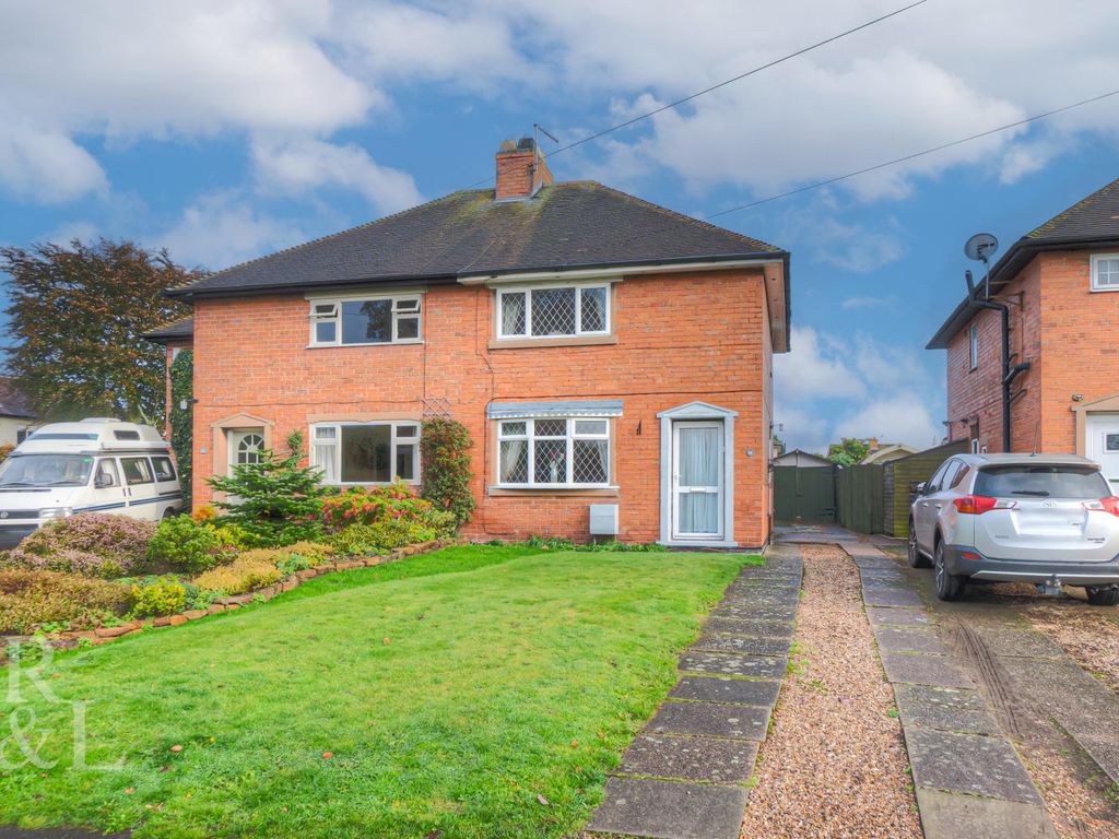3 bed semidetached house for sale in Straws Lane, East Bridgford