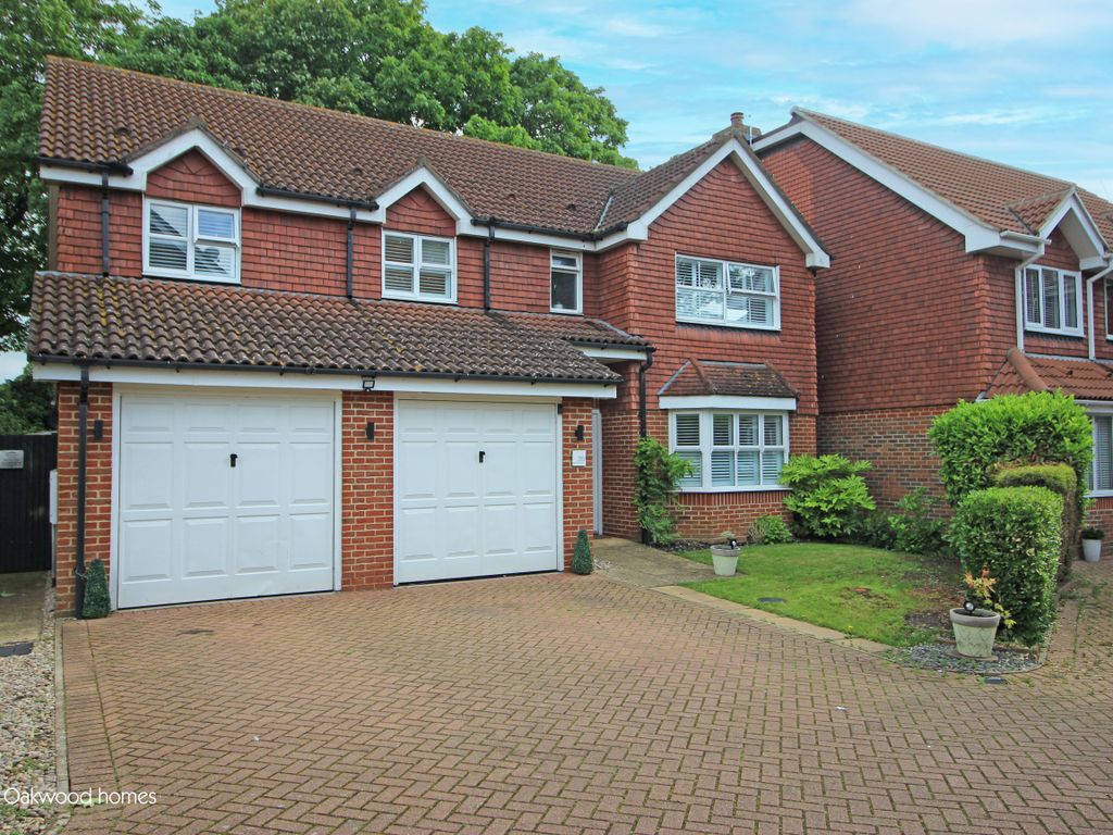 5 bed detached house for sale in Selwyn Drive, Broadstairs CT10, £